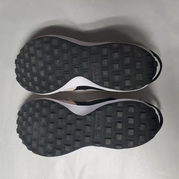 Nike Waffle Debut Womens Sneakers Size 9 Cream Tan Black - Picture 16 of 16